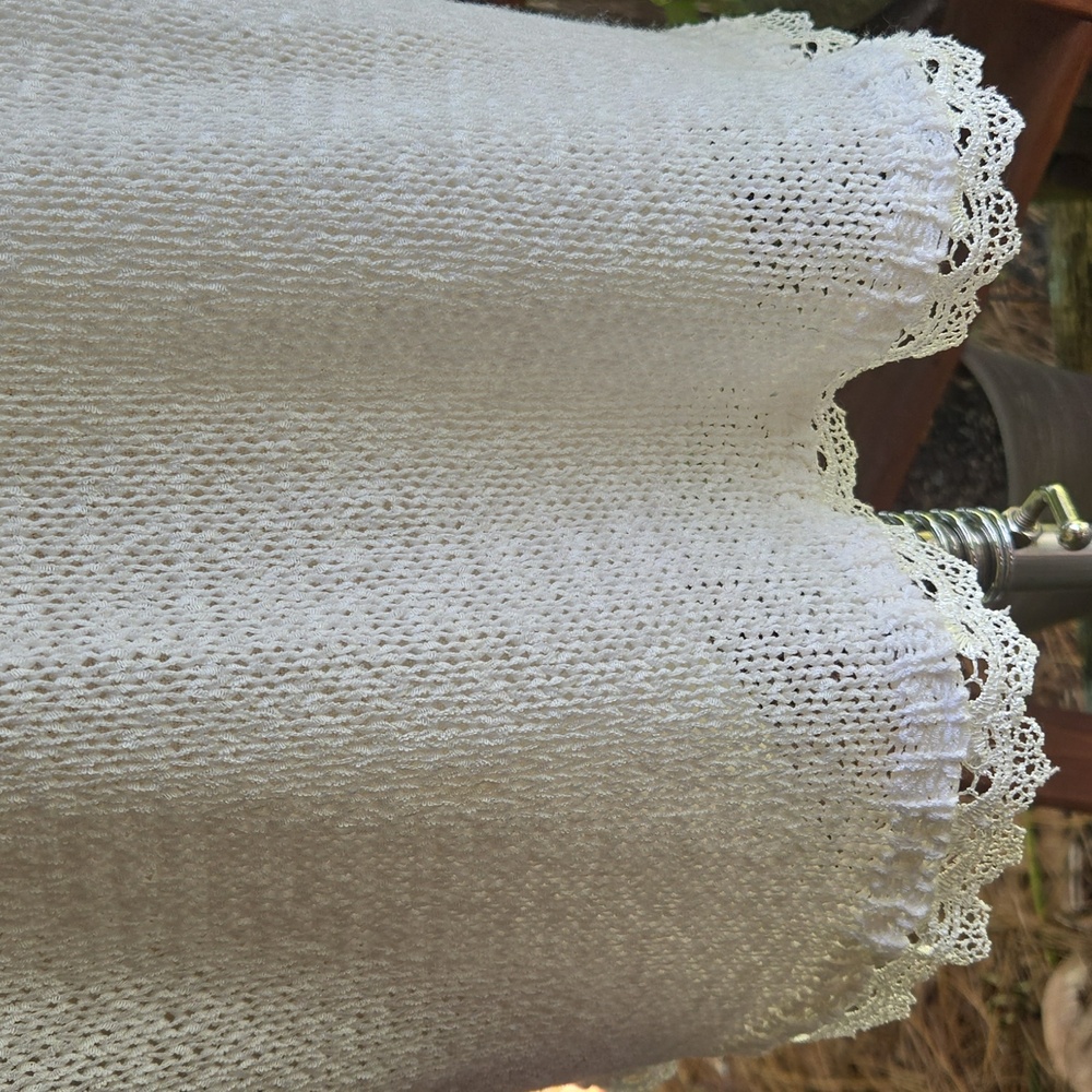 Beige Lace Trim Dropped Arm Hole Sleeveless Sweater - Picture 4 of 8